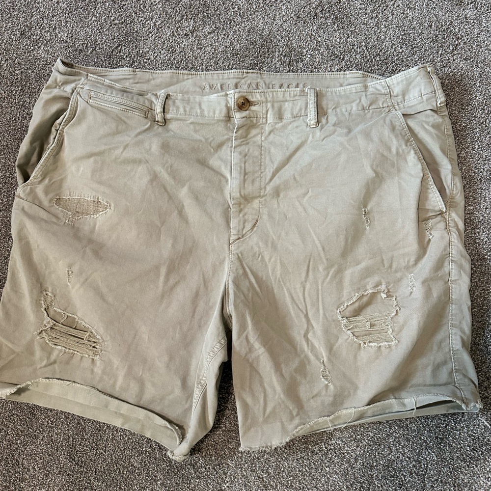 Great condition American Eagle distressed shorts 44